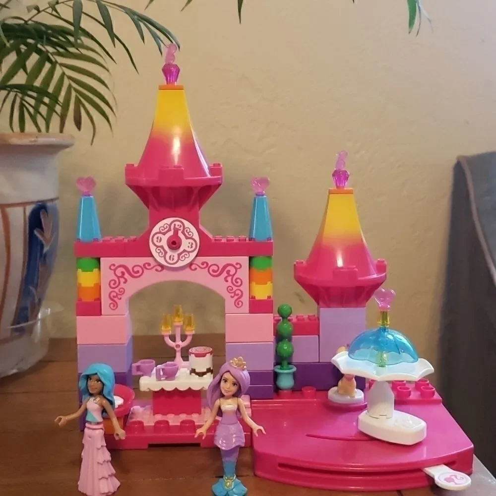 MEGA BLOKS BARBIE RAINBOW PRINCESS CASTLE